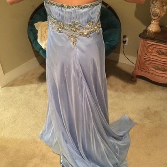 Periwinkle formal dress - Picture 2 of 7